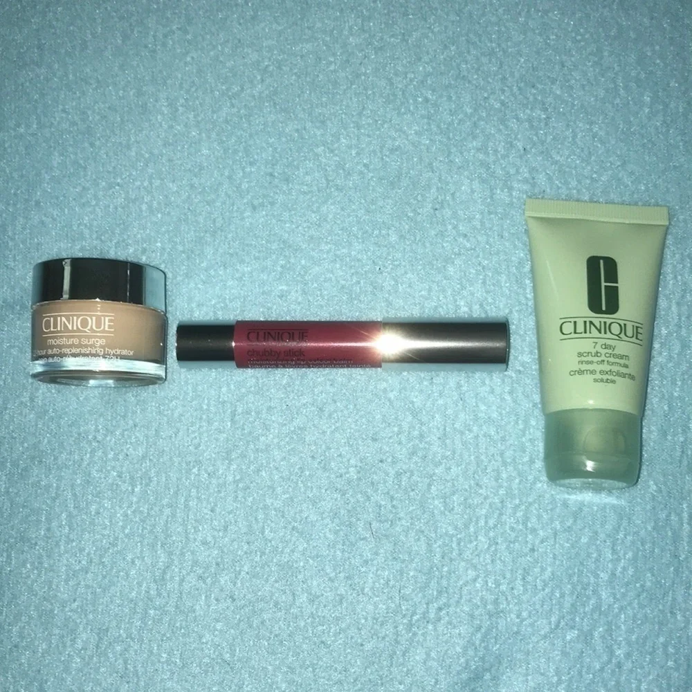 CLINIQUE NEW in box post-sun perfection beauty kit 🎉🎉Host Pick🎉🎉 X2